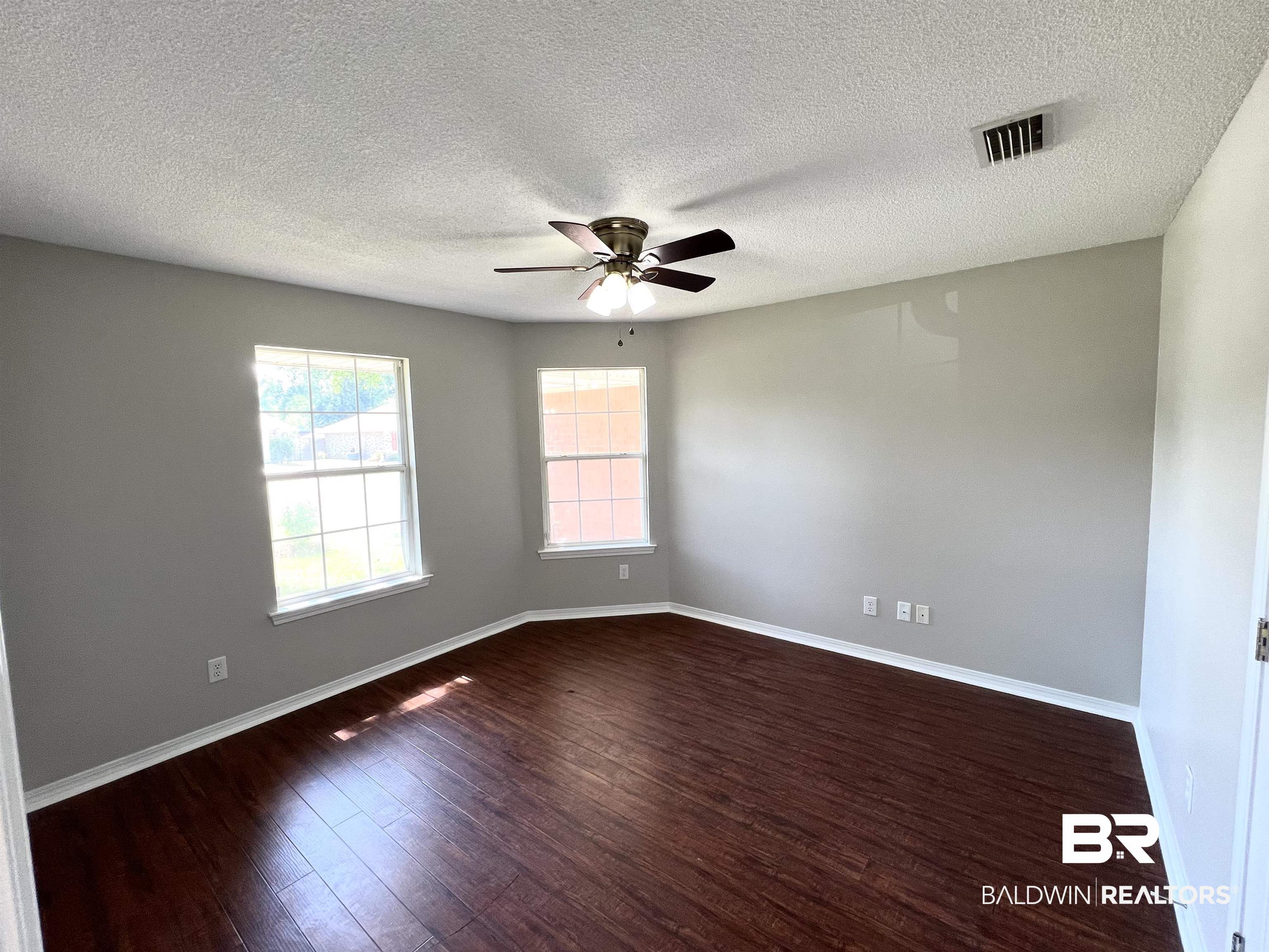 304 Woodbridge Court Foley, AL 36535 - Photo 14 of 17 Bedrrom 3