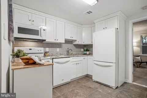 $380,000 | 1953 Calvert Street Northwest, Unit 1953 5, Washington, DC 20009