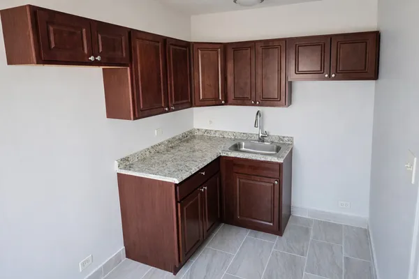 $1,200 | 1635 West Morse Avenue, Unit 107, Chicago, IL 60626