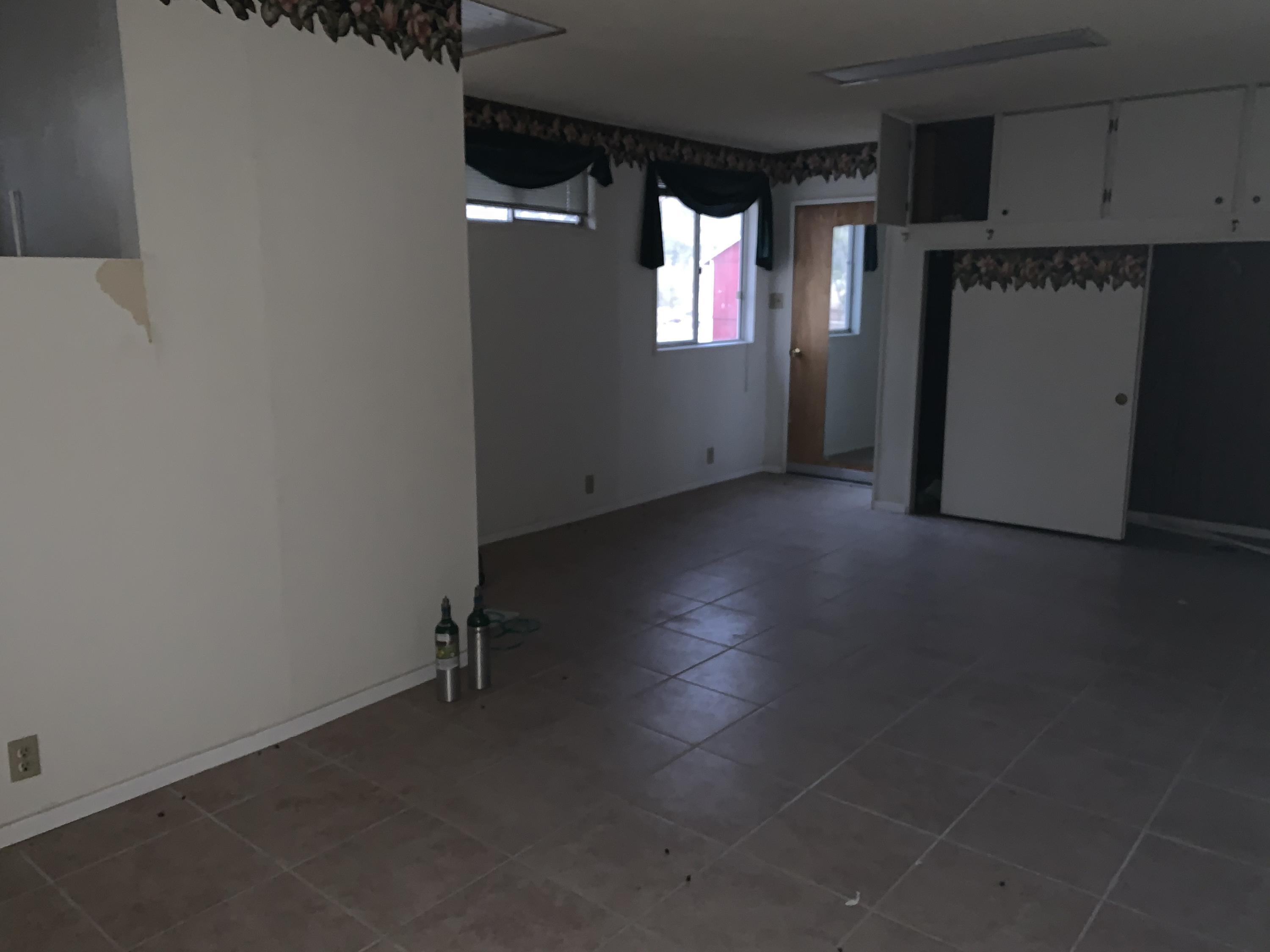 52781 Northridge Road Morongo Valley, CA 92256 - Photo 19 of 22 an empty room with windows