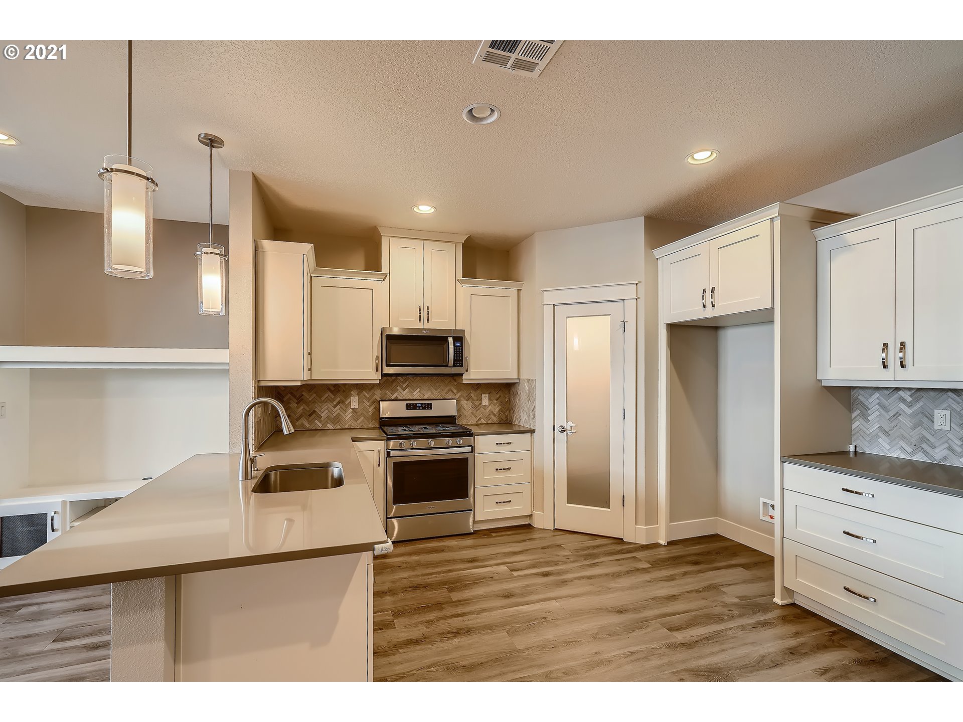 15808 Northwest Brugger Road Portland, OR 97229 - Photo 13 of 32 Gallery Image 13