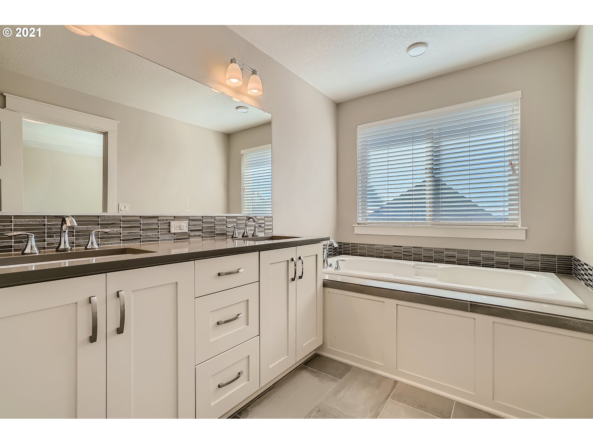 15808 Northwest Brugger Road Portland, OR 97229 - Photo 20 of 32 Gallery Image 20