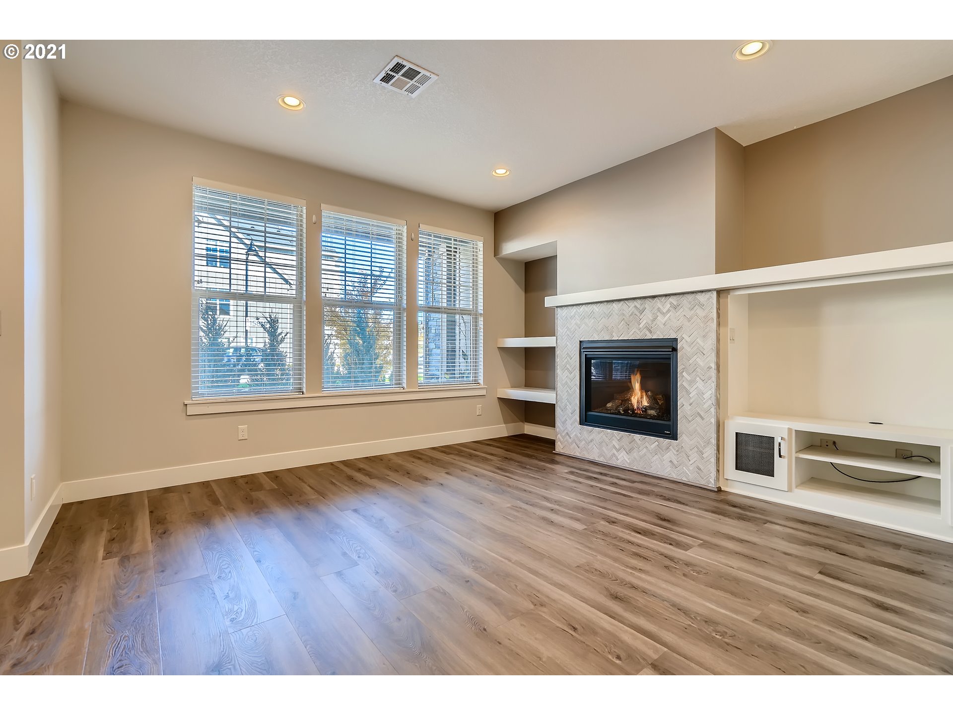 15808 Northwest Brugger Road Portland, OR 97229 - Photo 9 of 32 Gallery Image 9