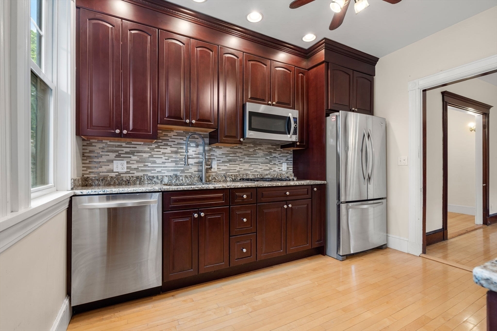 12 Merrill Street Cambridge, MA 02139 - Photo 7 of 33