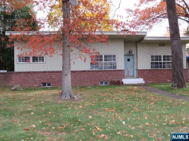 $675,000 | 543 Ackerman Avenue, Glen Rock, NJ 07452