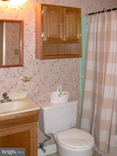 301 West Ash Road Sterling, VA 20164 - Photo 11 of 21 Bath #2