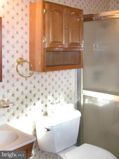 301 West Ash Road Sterling, VA 20164 - Photo 9 of 21 Master Bath