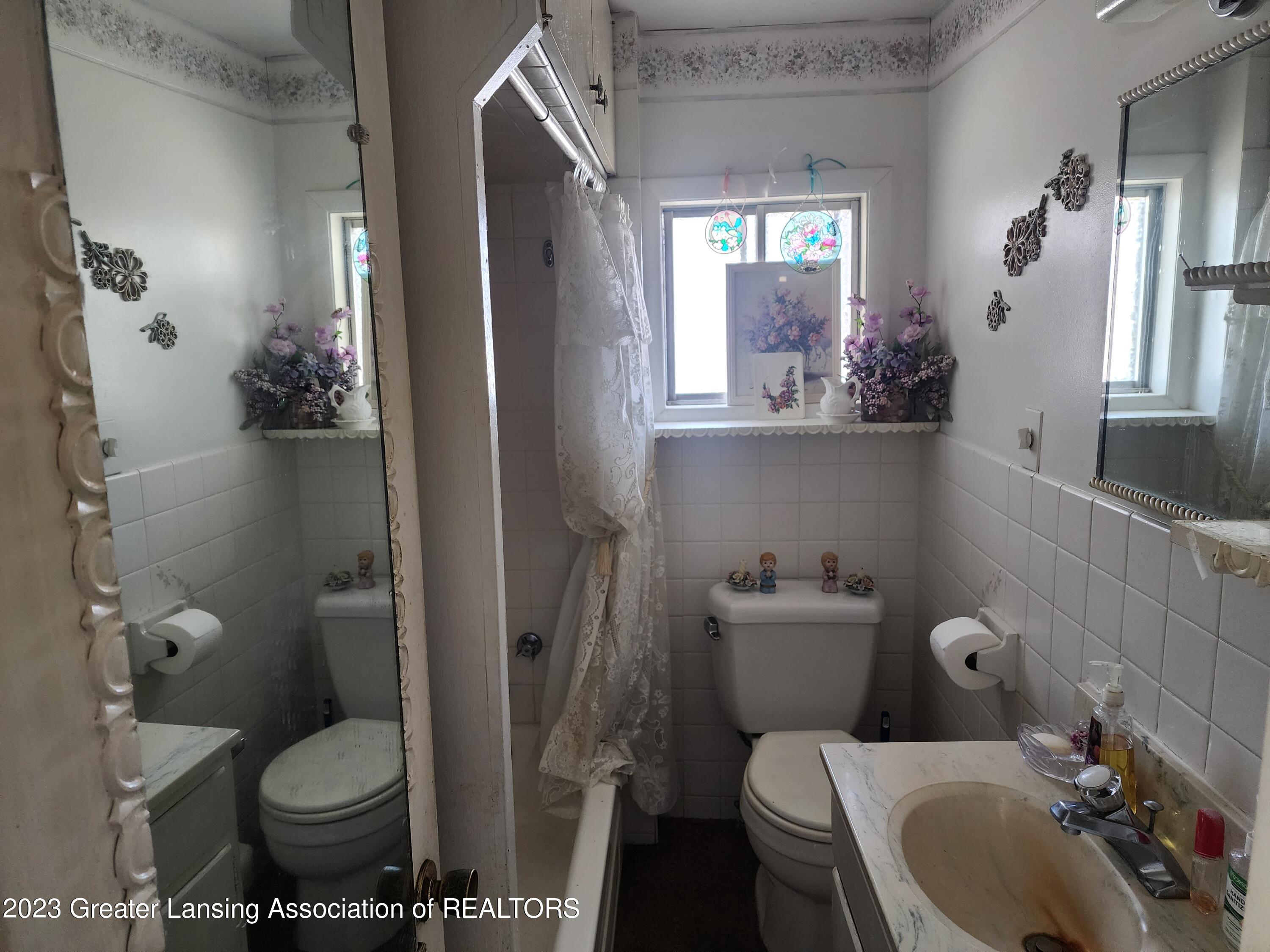 8665 Narrow Lake Road Springport, MI 49284 - Photo 5 of 11 5 Bathroom