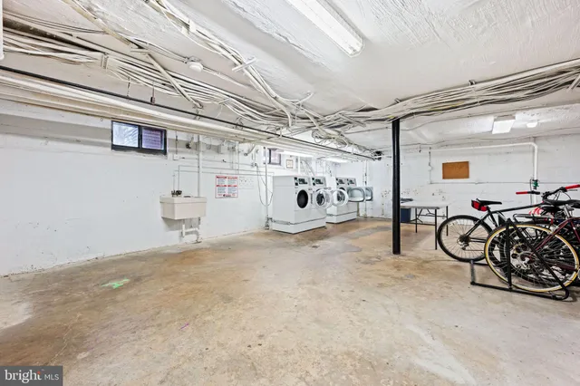 $335,000 | 6725 West Wakefield Drive, Unit B2, Alexandria, VA 22307