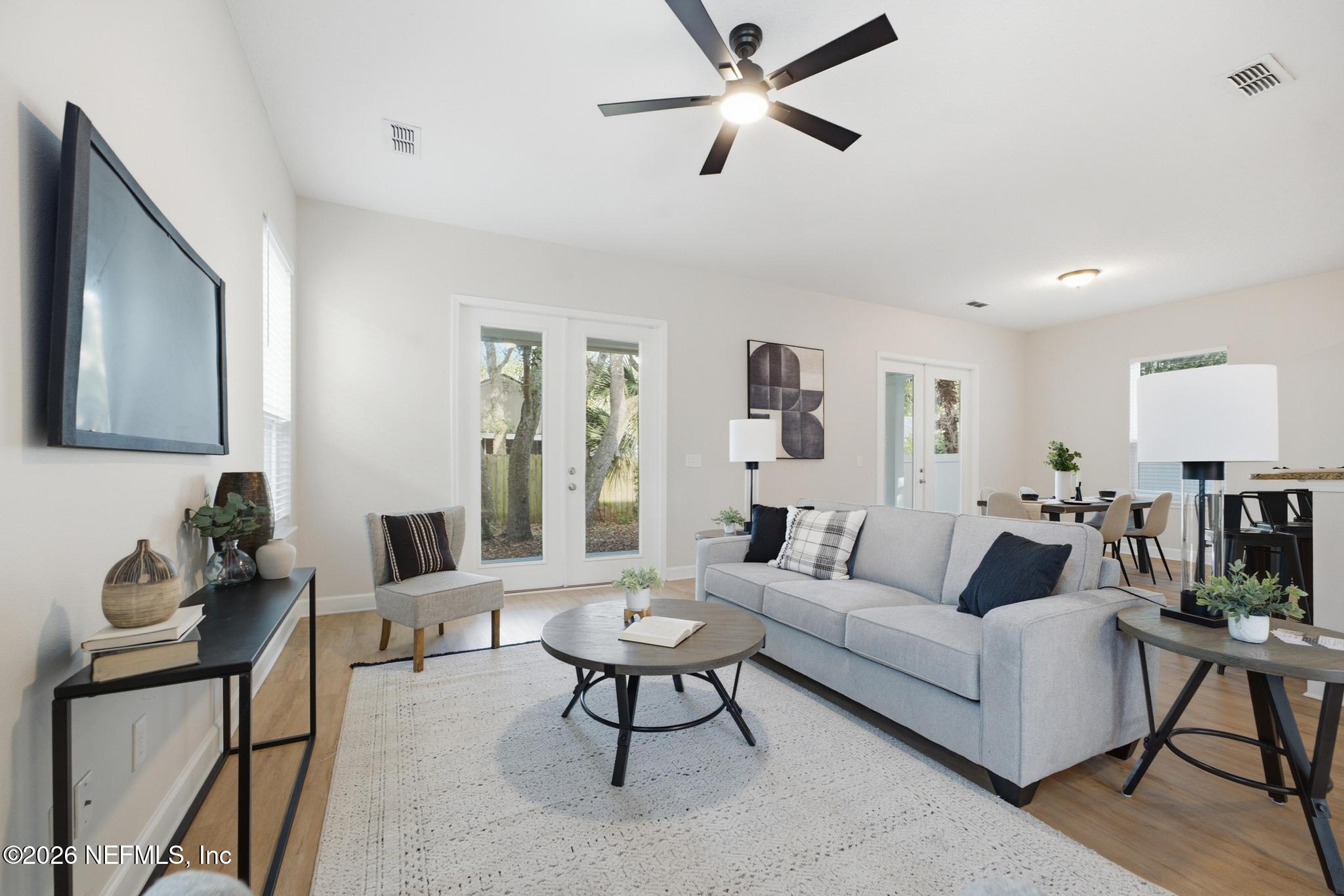 1126 Penman Road Jacksonville Beach, FL 32250 - Photo 5 of 38 Living Area