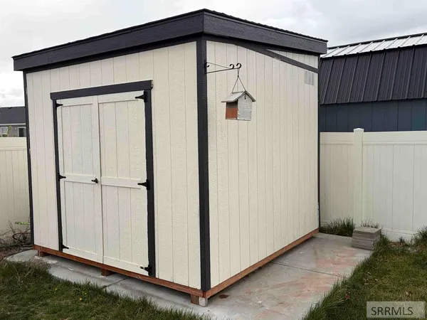 $455,000 | 3779 North Yates Avenue, Idaho Falls, ID 83401