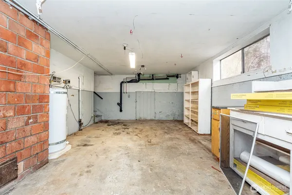a view of a storage & utility room