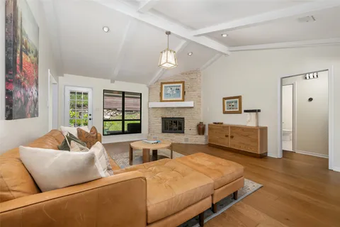 $1,100,000 | 8400 Mesa Doble Lane, Austin, TX 78759