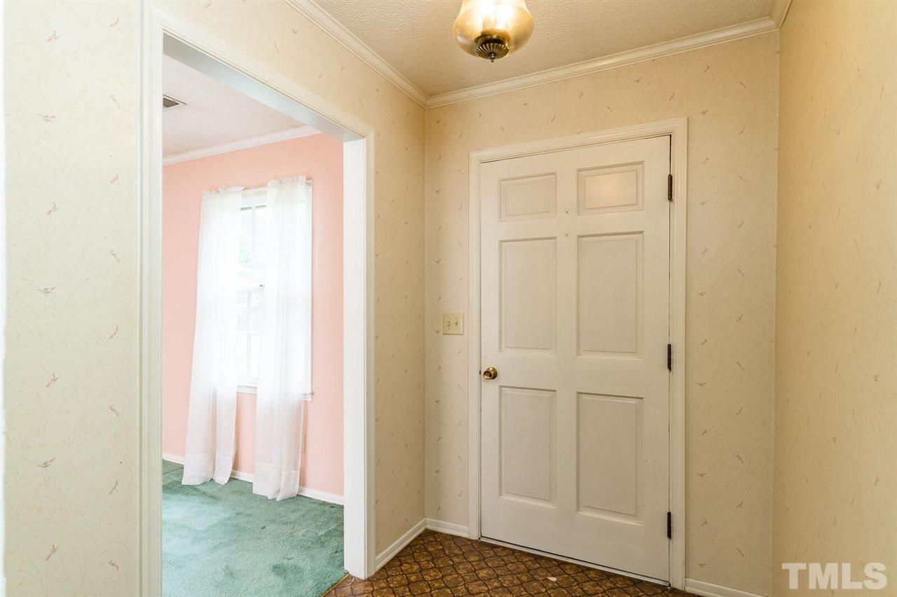 3013 Old Orchard Road Raleigh, NC 27607 - Photo 4 of 30