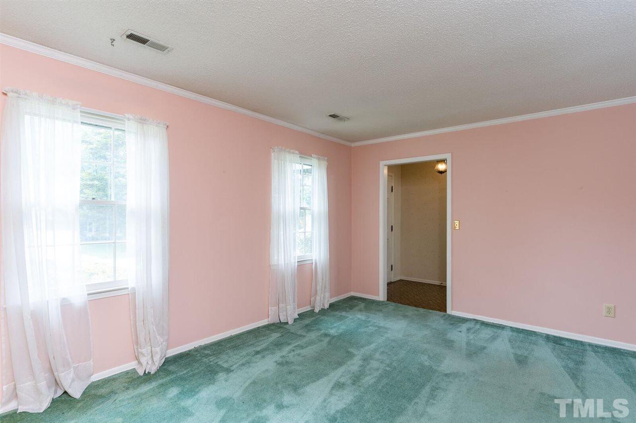 3013 Old Orchard Road Raleigh, NC 27607 - Photo 6 of 30