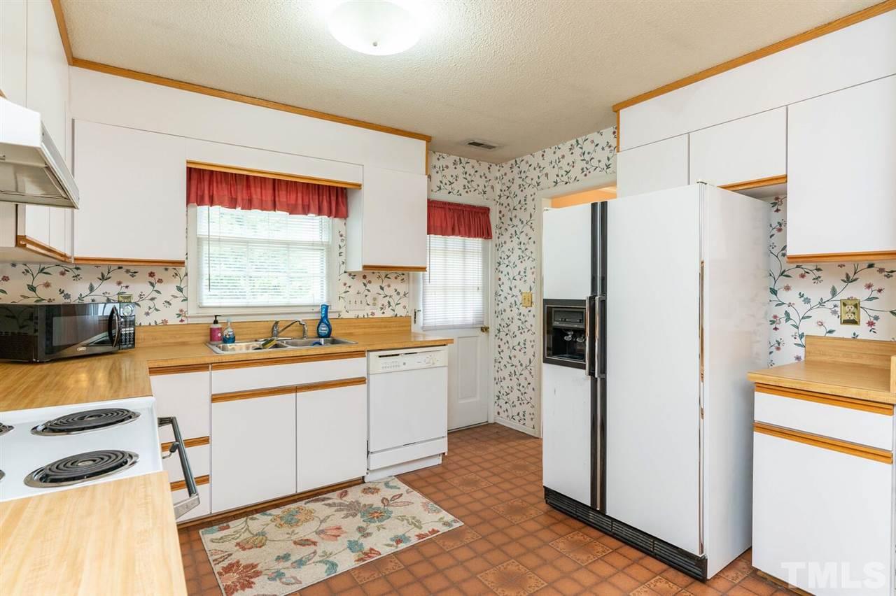 3013 Old Orchard Road Raleigh, NC 27607 - Photo 10 of 30