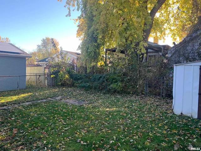 $899 | 2006 East Cardinal Court, Peoria, IL 61616