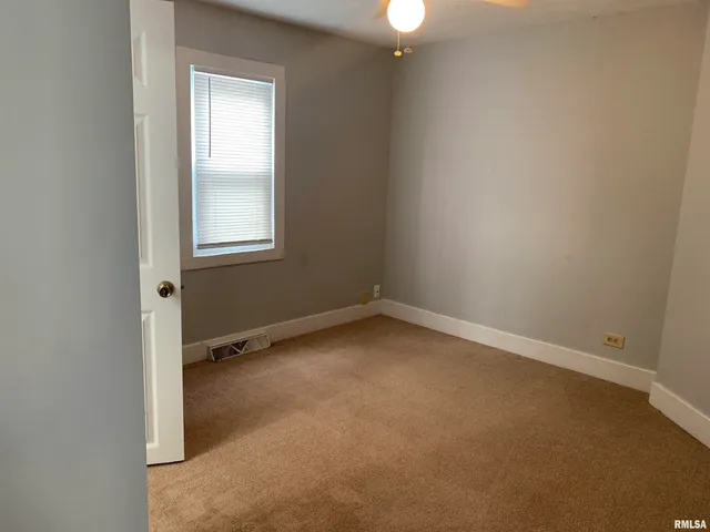 $899 | 2006 East Cardinal Court, Peoria, IL 61616