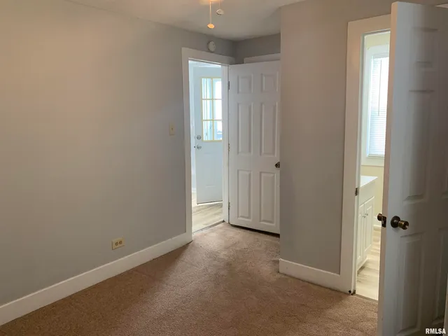 $899 | 2006 East Cardinal Court, Peoria, IL 61616