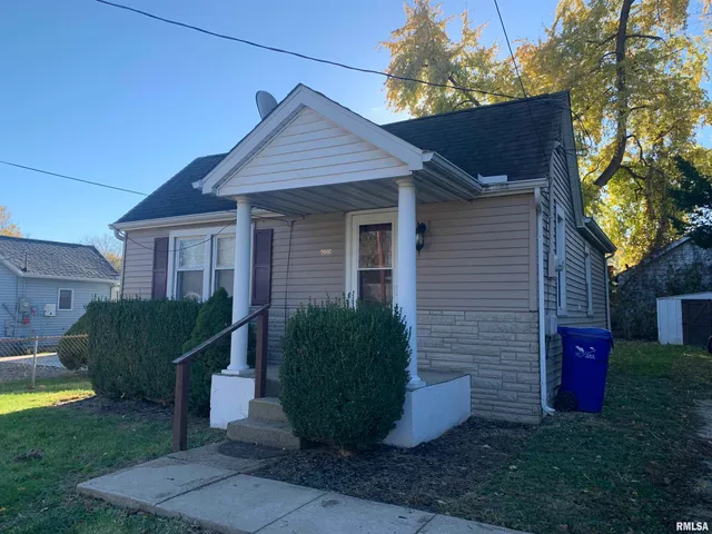 $899 | 2006 East Cardinal Court, Peoria, IL 61616