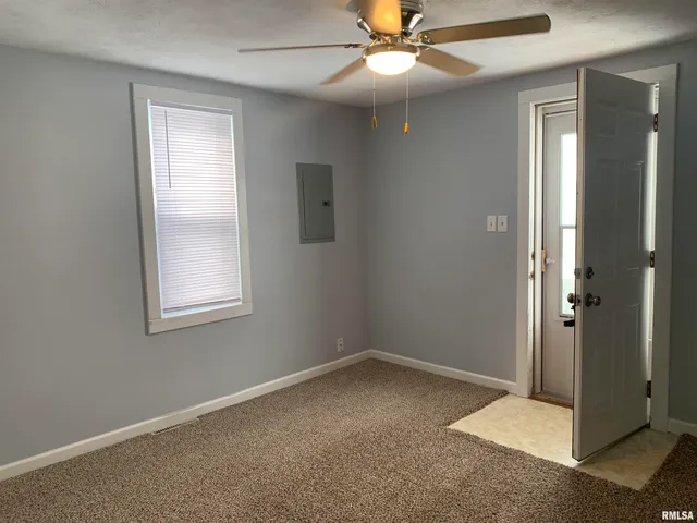 $899 | 2006 East Cardinal Court, Peoria, IL 61616