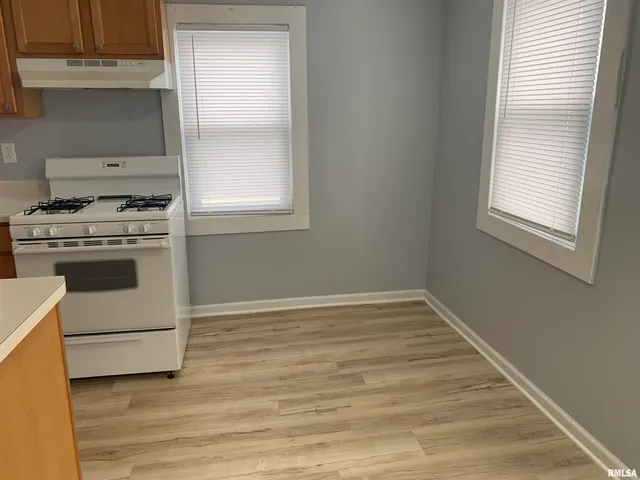 $899 | 2006 East Cardinal Court, Peoria, IL 61616