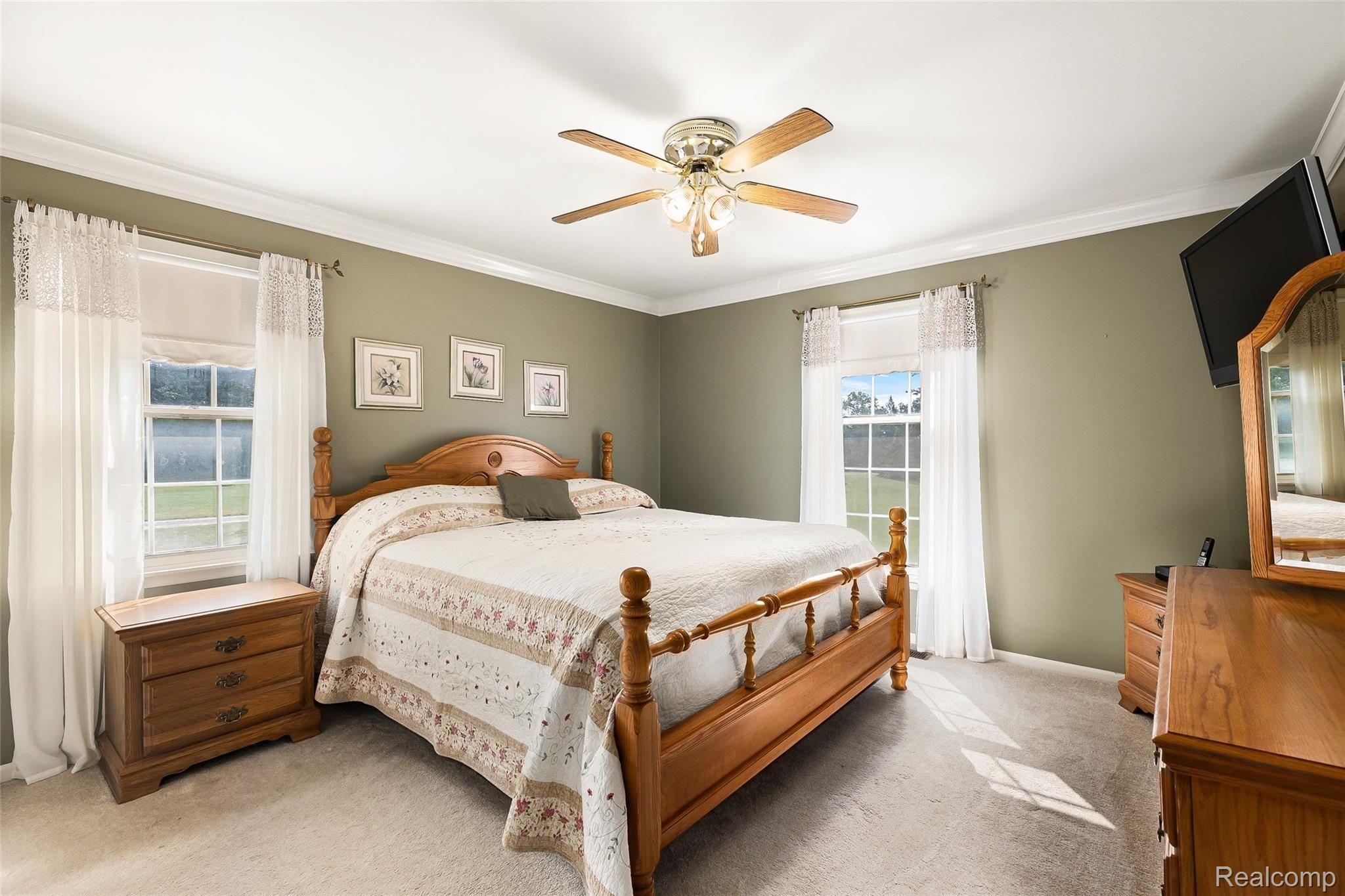13895 Hibner Road Hartland, MI 48353 - Photo 20 of 43 First floor bedroom