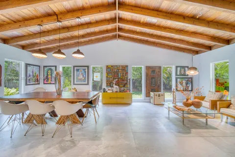 $2,500,000 | 9737 Southwest 98th Street, Miami, FL 33176
