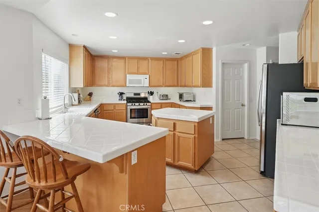 $974,750 | 28652 North Deer Springs Drive, Saugus, CA 91390