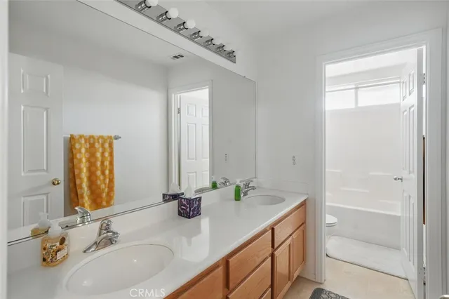 $974,750 | 28652 North Deer Springs Drive, Saugus, CA 91390