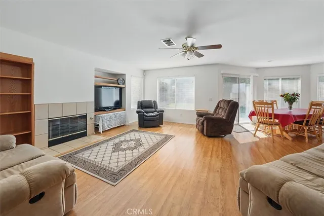 $974,750 | 28652 North Deer Springs Drive, Saugus, CA 91390