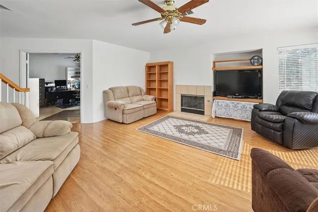 $974,750 | 28652 North Deer Springs Drive, Saugus, CA 91390