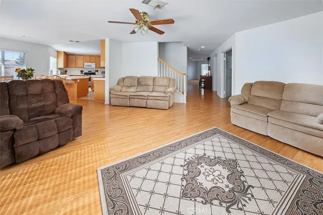 $974,750 | 28652 North Deer Springs Drive, Saugus, CA 91390