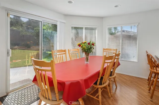 $974,750 | 28652 North Deer Springs Drive, Saugus, CA 91390