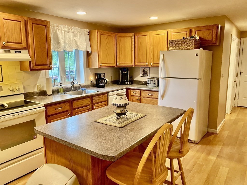 59 Hayden Pond Road Dudley, MA 01571 - Photo 10 of 42