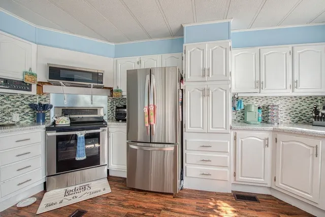 $195,000 | 305 Turnpike Street, Unit 237, Easton, MA 02375