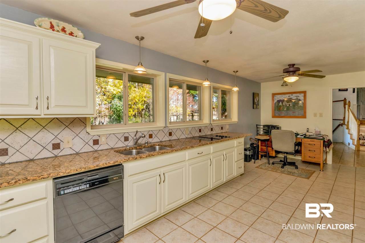 133 Allen Walker Road Grove Hill, AL 36451 - Photo 16 of 46 Kitchen