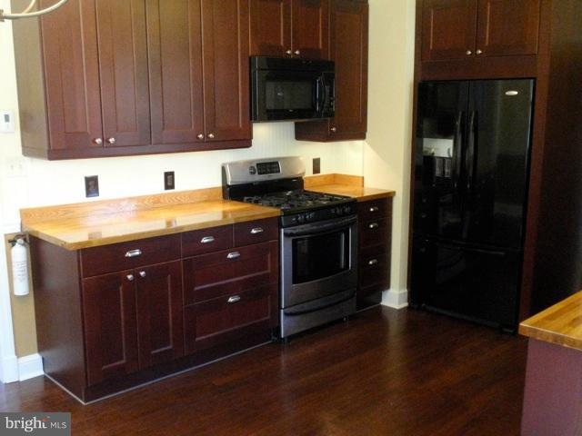 721 South Glebe Road Arlington, VA 22204 - Photo 17 of 23 Kitchen