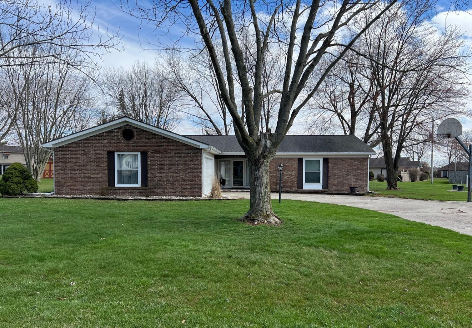 121 Fallen Timbers Trail Decatur, IN 46733 - Photo 2 of 24