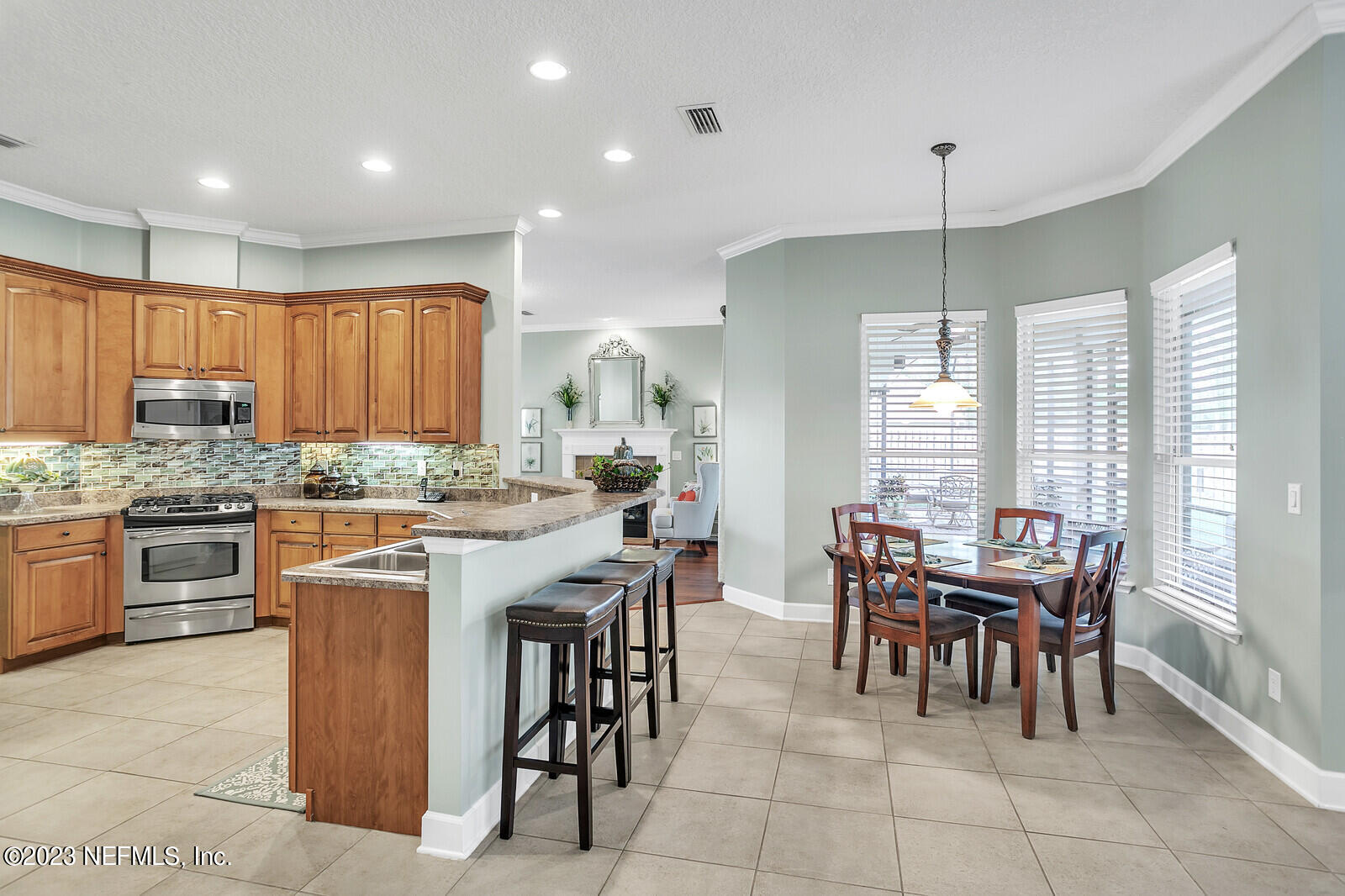 1120 Hawk Watch Circle St. Augustine, FL 32092 - Photo 12 of 33 Kitchen with Breakfast nook