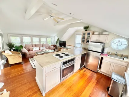 $4,500 | 32 Yarmouth Road, Unit COTTAGE, Norwalk, CT 06853