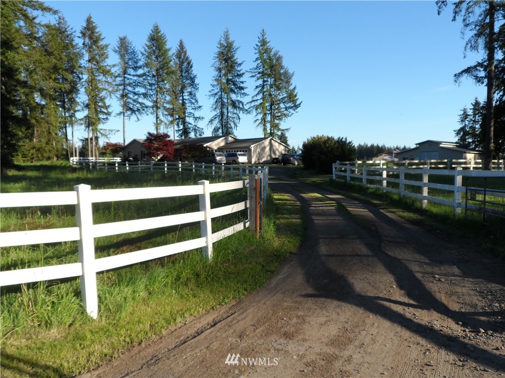 10225 173rd Avenue Southwest Rochester, WA 98579 - Photo 2 of 24