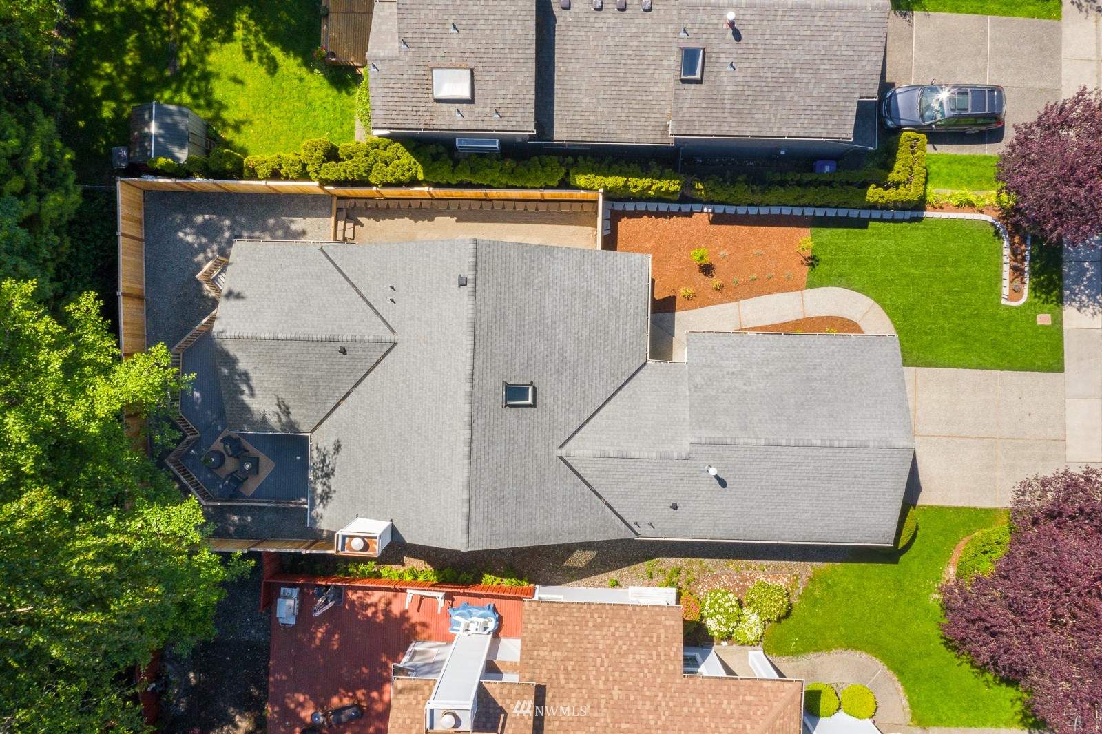 901 South 32nd Street Renton, WA 98055 - Photo 30 of 32 an aerial view of a house with a garden