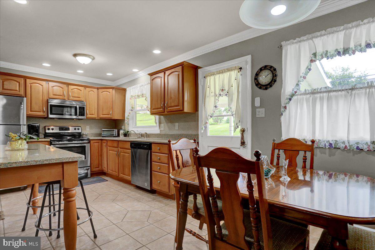 3020 Curtis Road Reading, PA 19608 - Photo 7 of 20