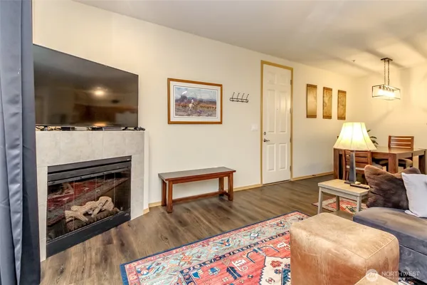 $320,000 | 18615 101st Ave Court East, Unit J 262, Puyallup, WA 98375