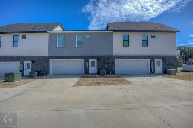 $207,000 | 9448 Ferrara Drive, Shreveport, LA 71118