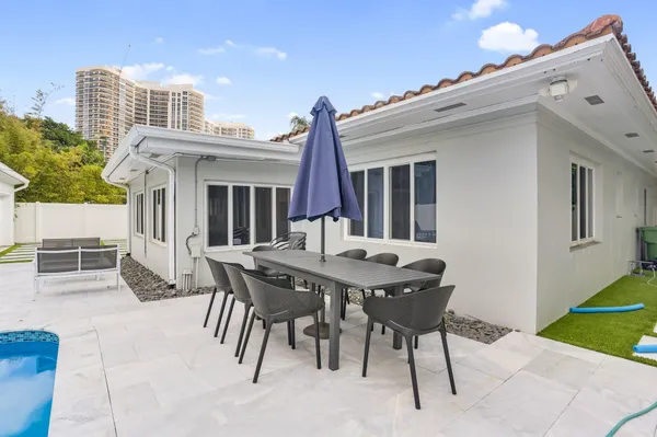 $2,250,000 | 3025 Center Avenue, Fort Lauderdale, FL 33308
