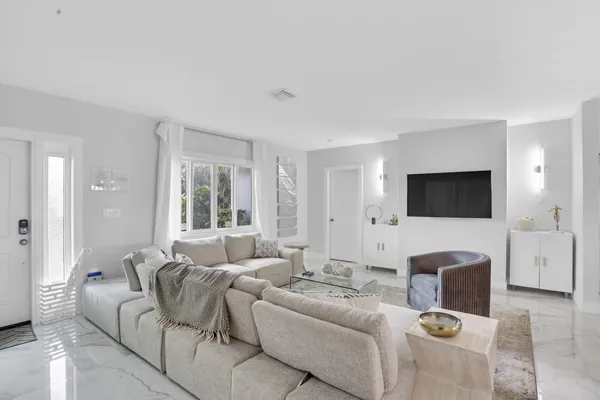 $2,250,000 | 3025 Center Avenue, Fort Lauderdale, FL 33308