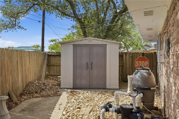 $395,000 | 2104 Carter Creek Parkway, Bryan, TX 77802