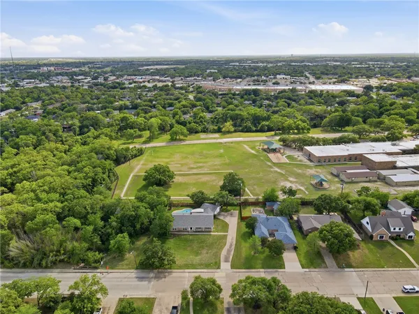 $395,000 | 2104 Carter Creek Parkway, Bryan, TX 77802